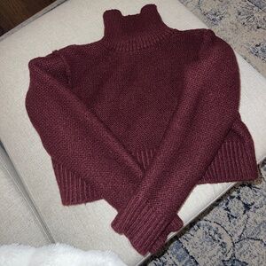 Cropped cozy turtle neck